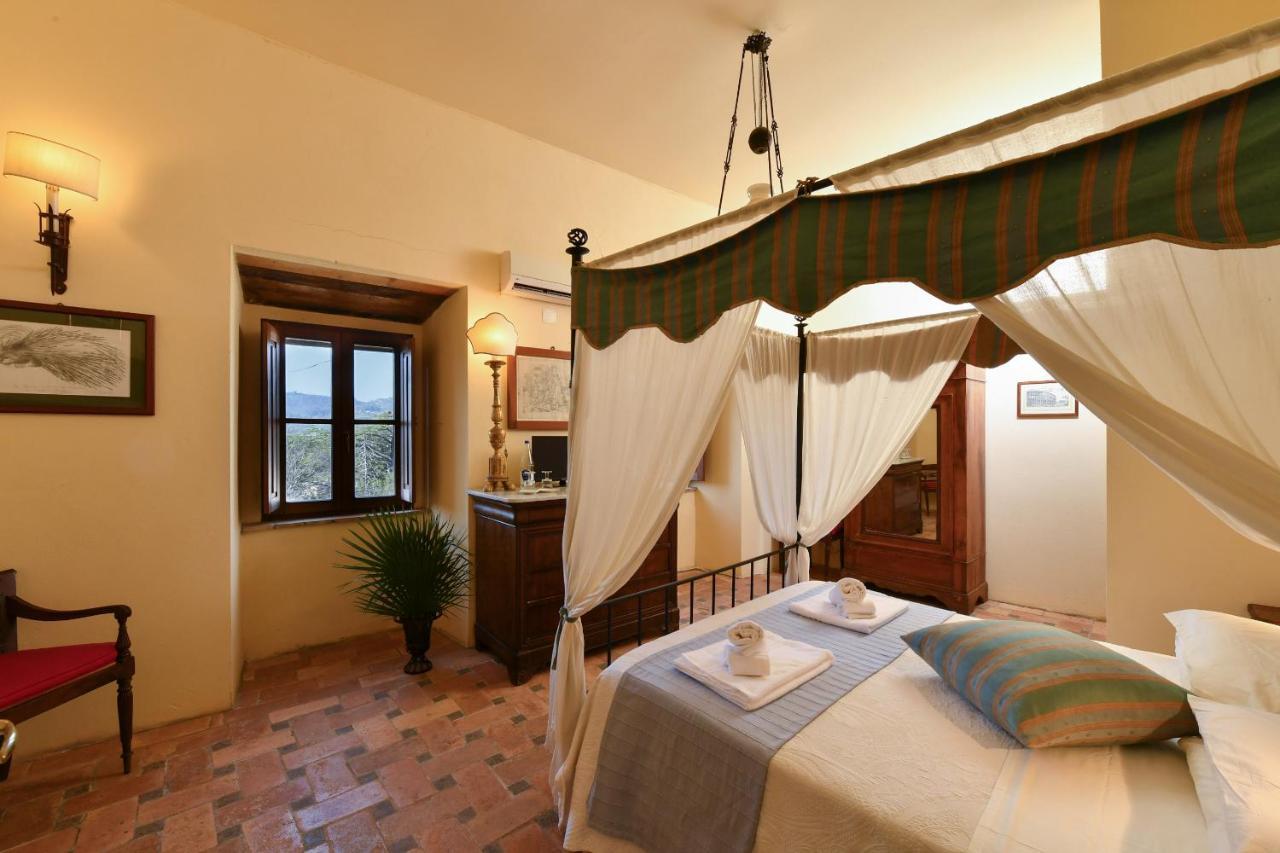 Отель Castello Costaguti Roccalvecce Экстерьер фото