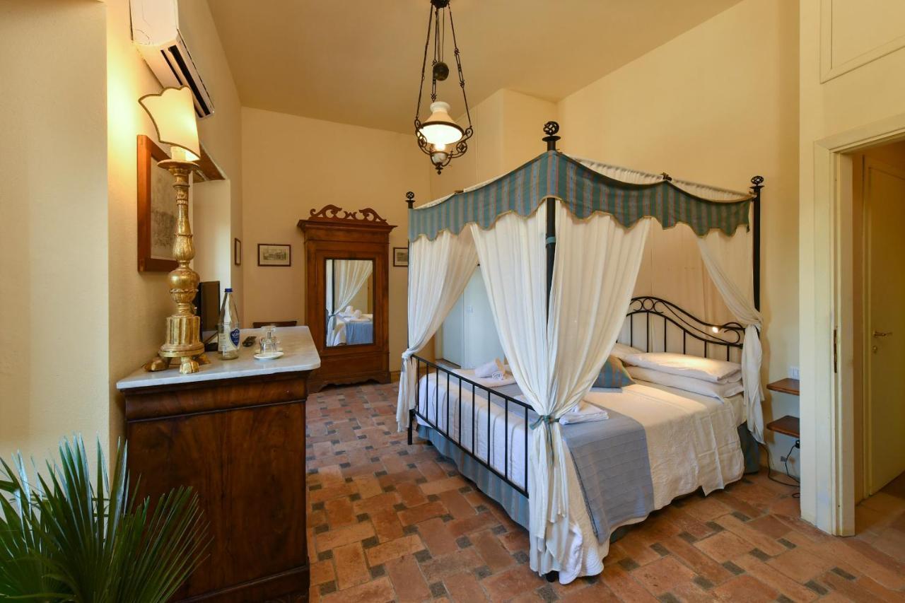 Отель Castello Costaguti Roccalvecce Экстерьер фото