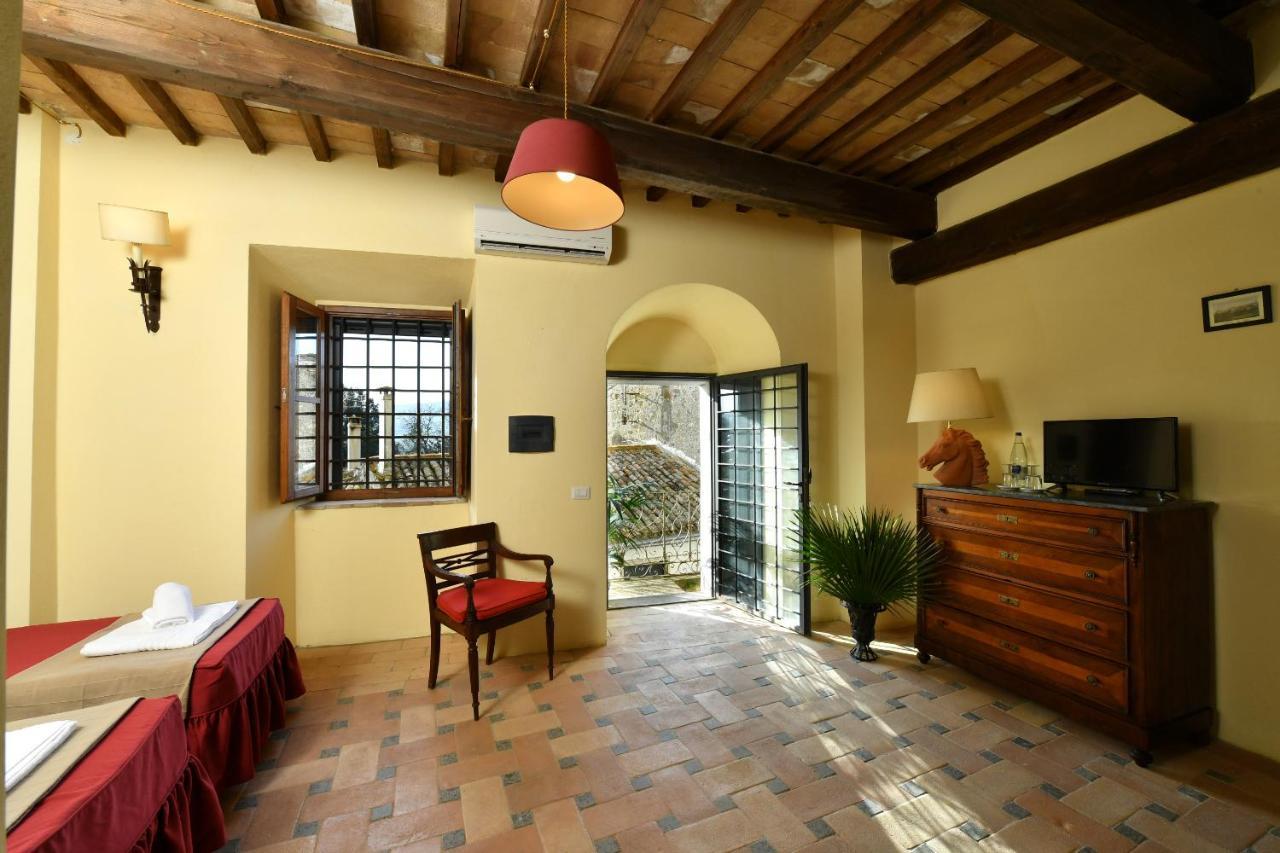 Отель Castello Costaguti Roccalvecce Экстерьер фото