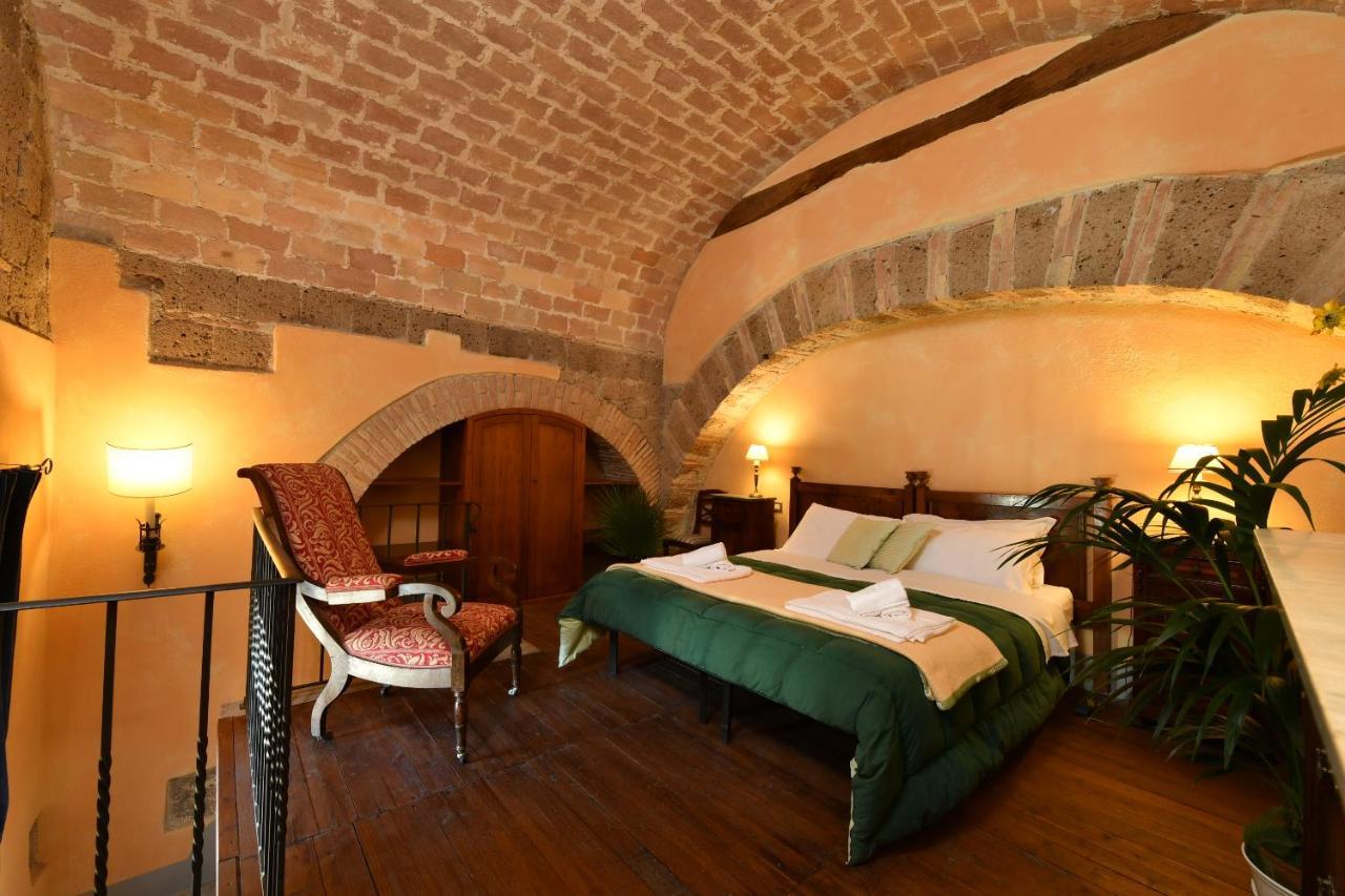 Отель Castello Costaguti Roccalvecce Экстерьер фото