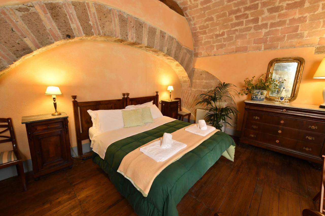 Отель Castello Costaguti Roccalvecce Экстерьер фото