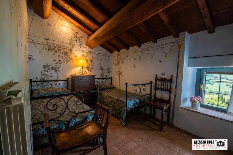 Отель Castello Costaguti Roccalvecce Экстерьер фото