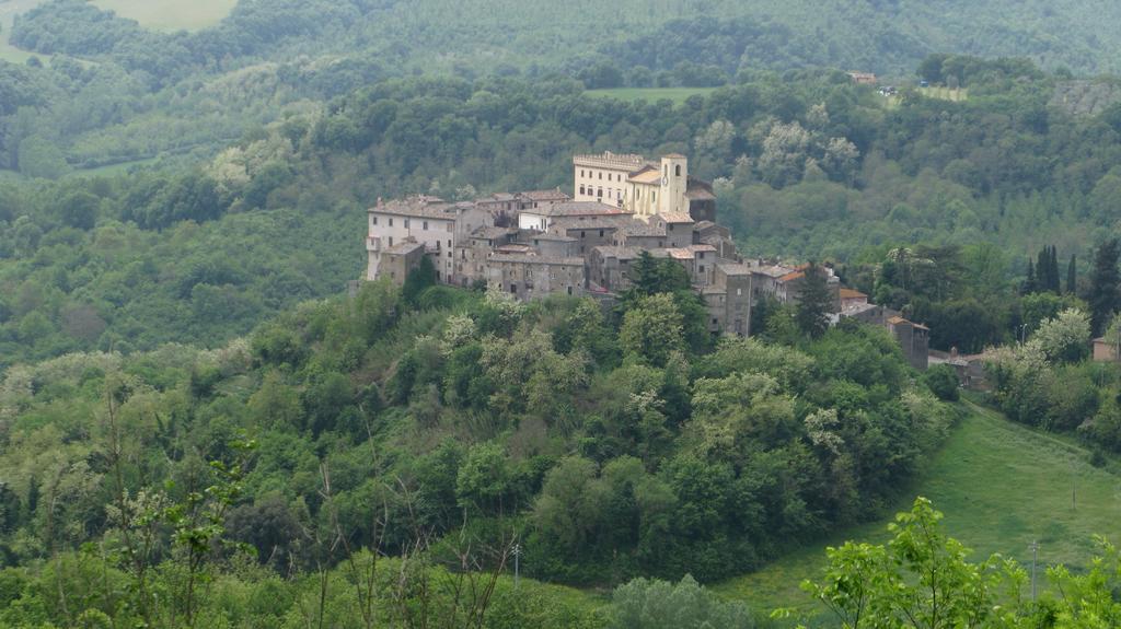 Отель Castello Costaguti Roccalvecce Экстерьер фото