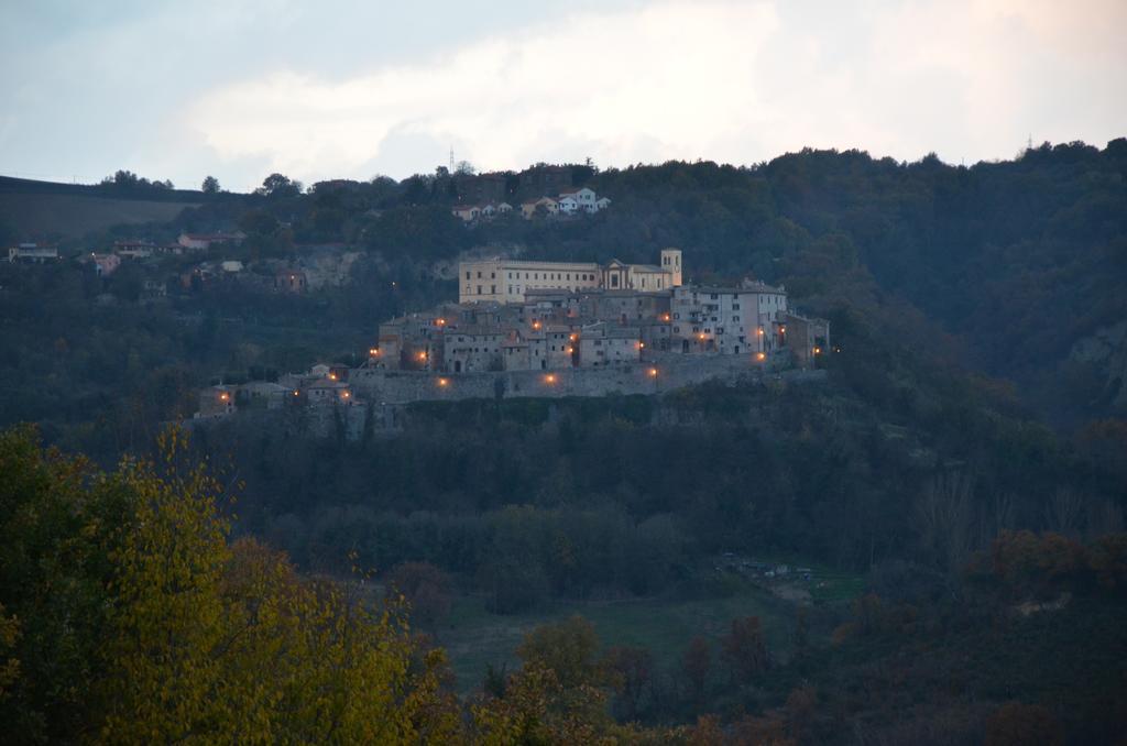 Отель Castello Costaguti Roccalvecce Экстерьер фото